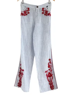 Embroidered leg pants