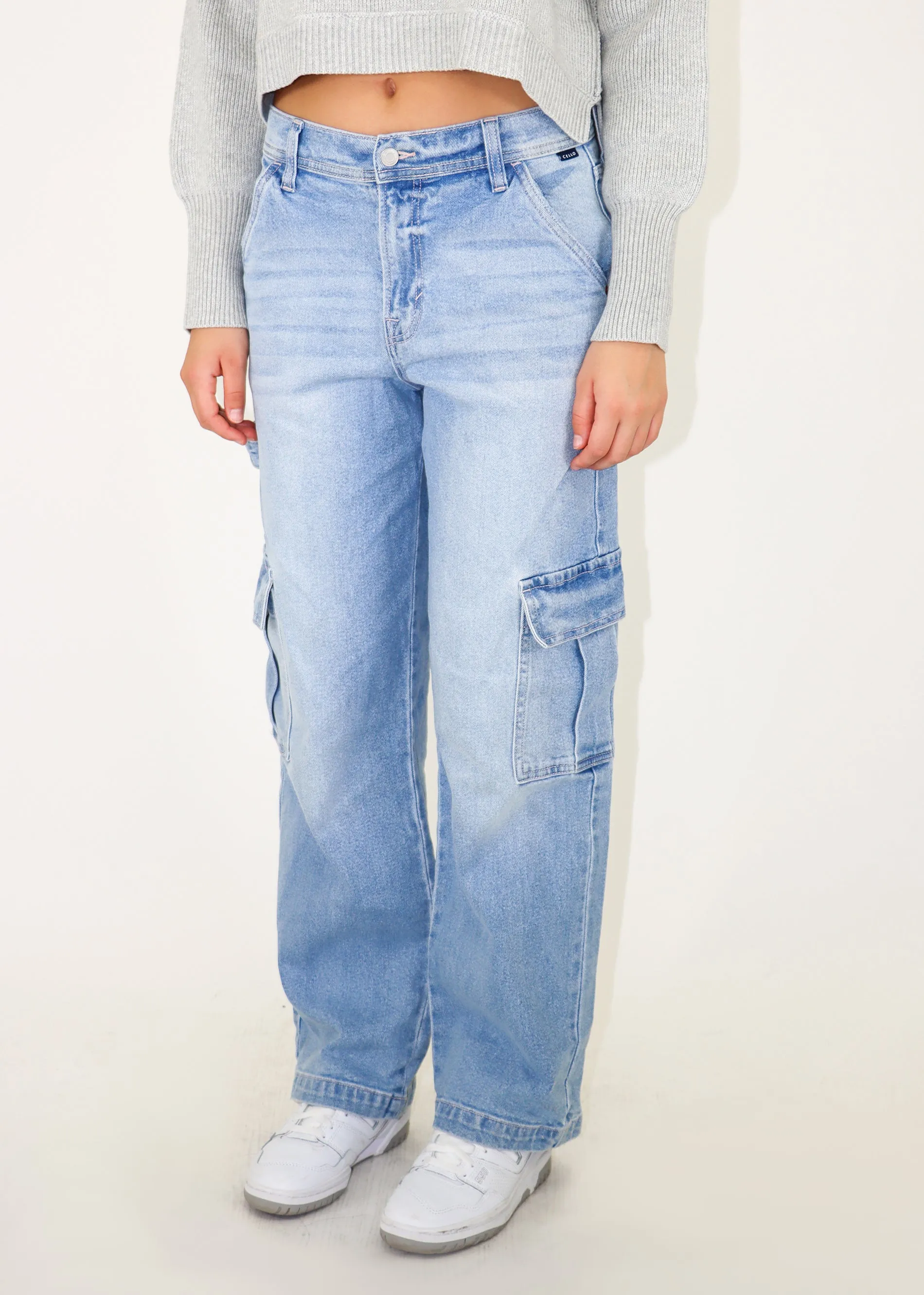 Energy Low Rise Cargo Jeans ★ Light Wash